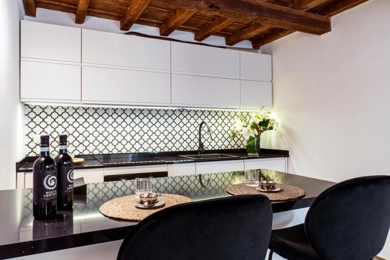 Palazzovilla Historic Building Luxury Suite فلورنس المظهر الخارجي الصورة