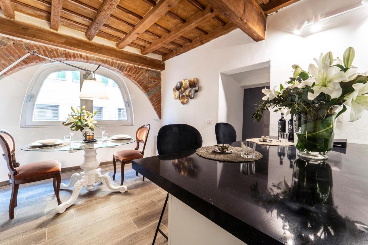 Palazzovilla Historic Building Luxury Suite فلورنس المظهر الخارجي الصورة