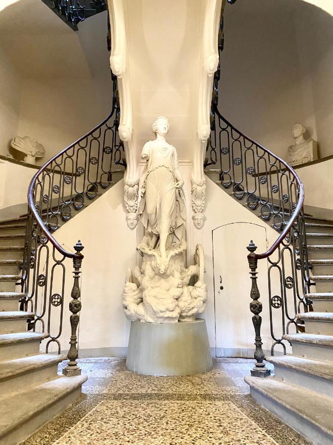 Palazzovilla Historic Building Luxury Suite فلورنس المظهر الخارجي الصورة